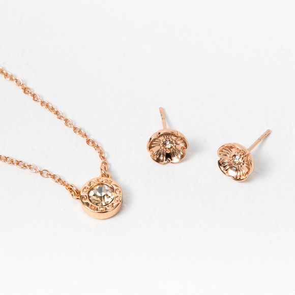 🔥🆕 Coach Open Circle Necklace & Tea Rose Studs - Picture 5 of 10